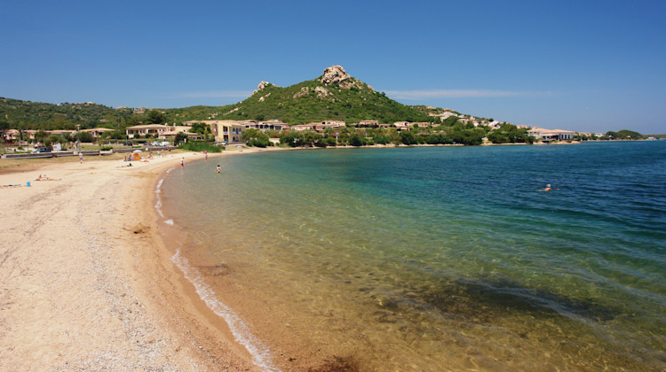 Strand Cannigione, Sardinien