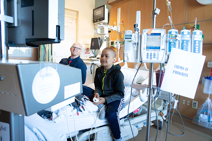 kid undergoing chemo playing on starlight gaming