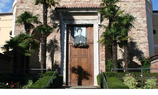 Neuvaine à sainte Joséphine Bakhita - jour 5 -  Porte d'un église sainte Bakhita - photo