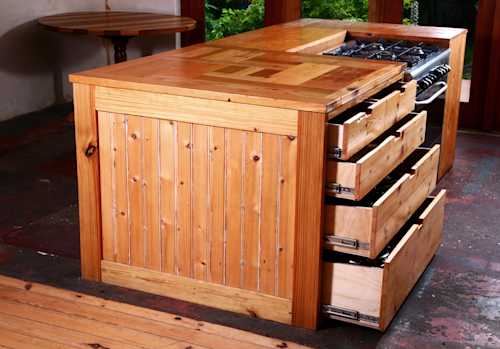 Medium sized Oregon, Teak and Pine kitchen island Medium sized Oregon, Teak and Pine kitchen island