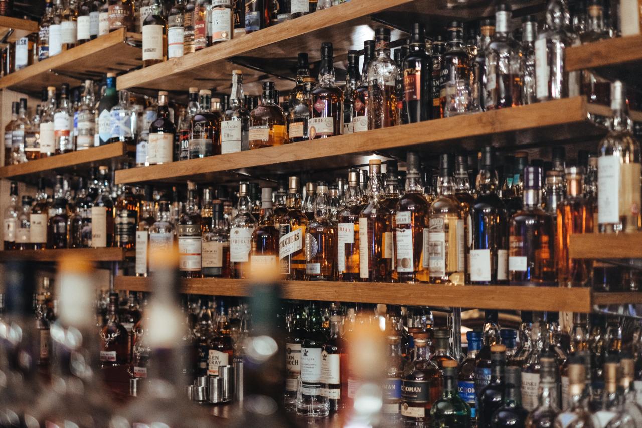 Does the use of social media cause a decrease in alcohol consumption among young adults aged 11 to 24?