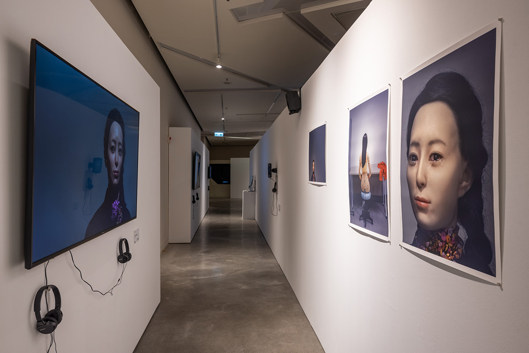 Elena Knox, Actroid Series II (2020-21). Constructing Contexts—Art Machines 2. School of Creative Media, City University of Hong Kong, Hong Kong