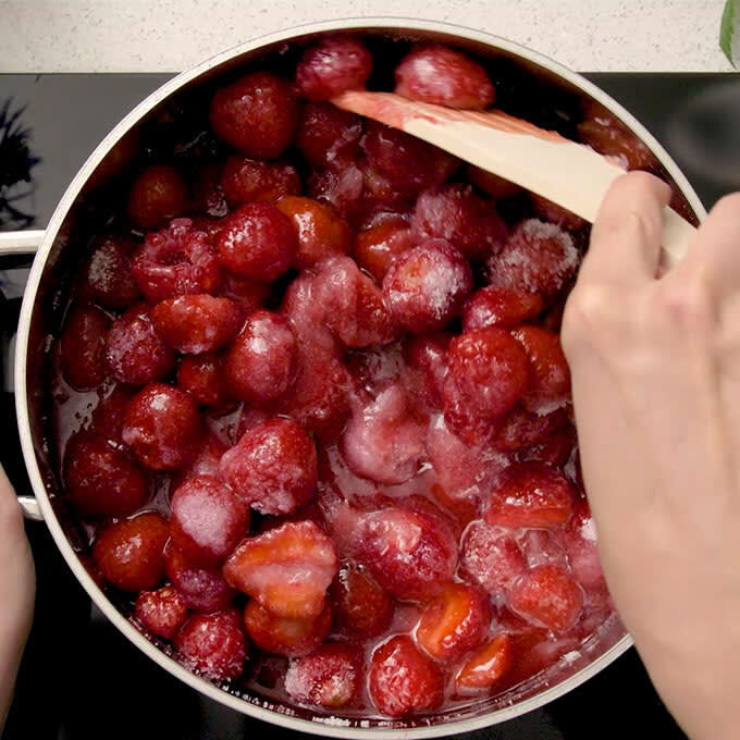 dansukker hillot kattilassa kuvituskuva 680x680