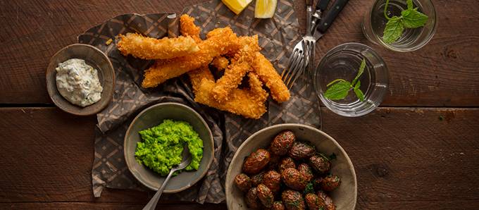 Itsetehdyt kalapuikot ja frittiperunat (680 x 298)