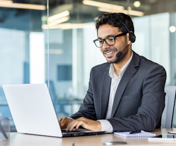 personne qui accompagne les clients au téléphone