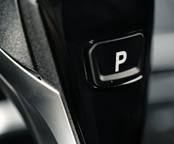 pommeau de vitesse avec le park-assist