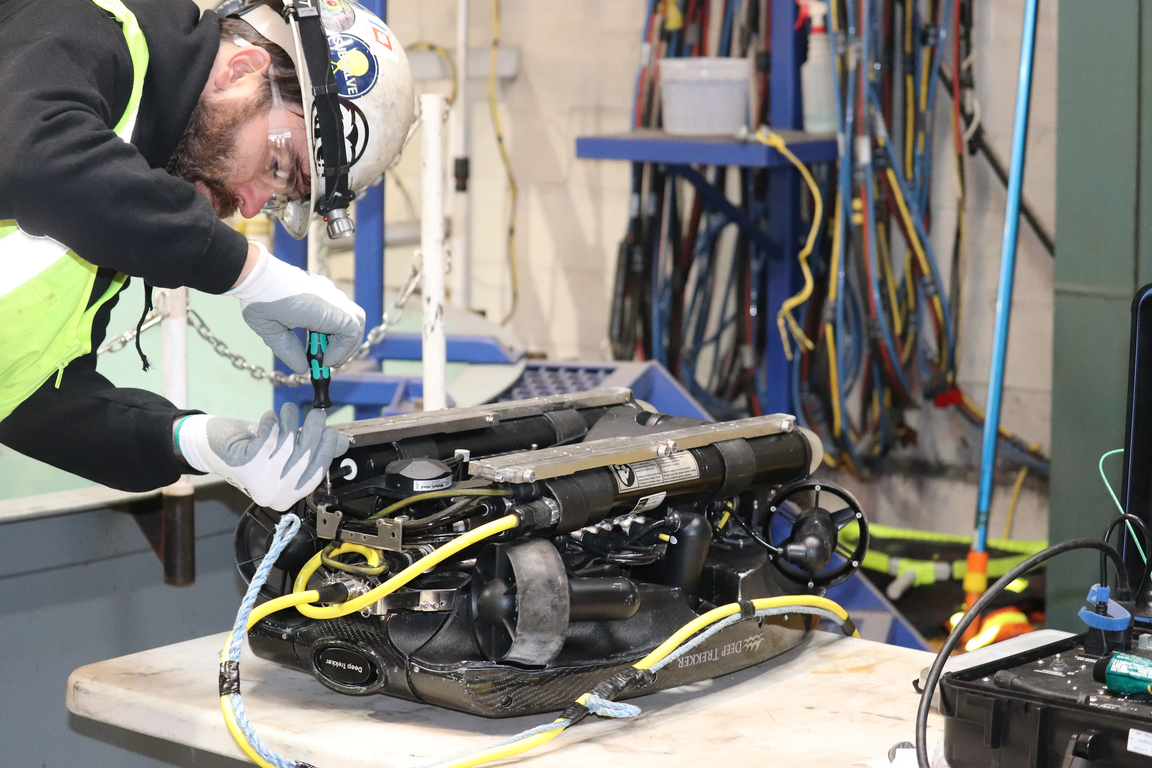 deep-treeker-rov-training-service-repair-revolution