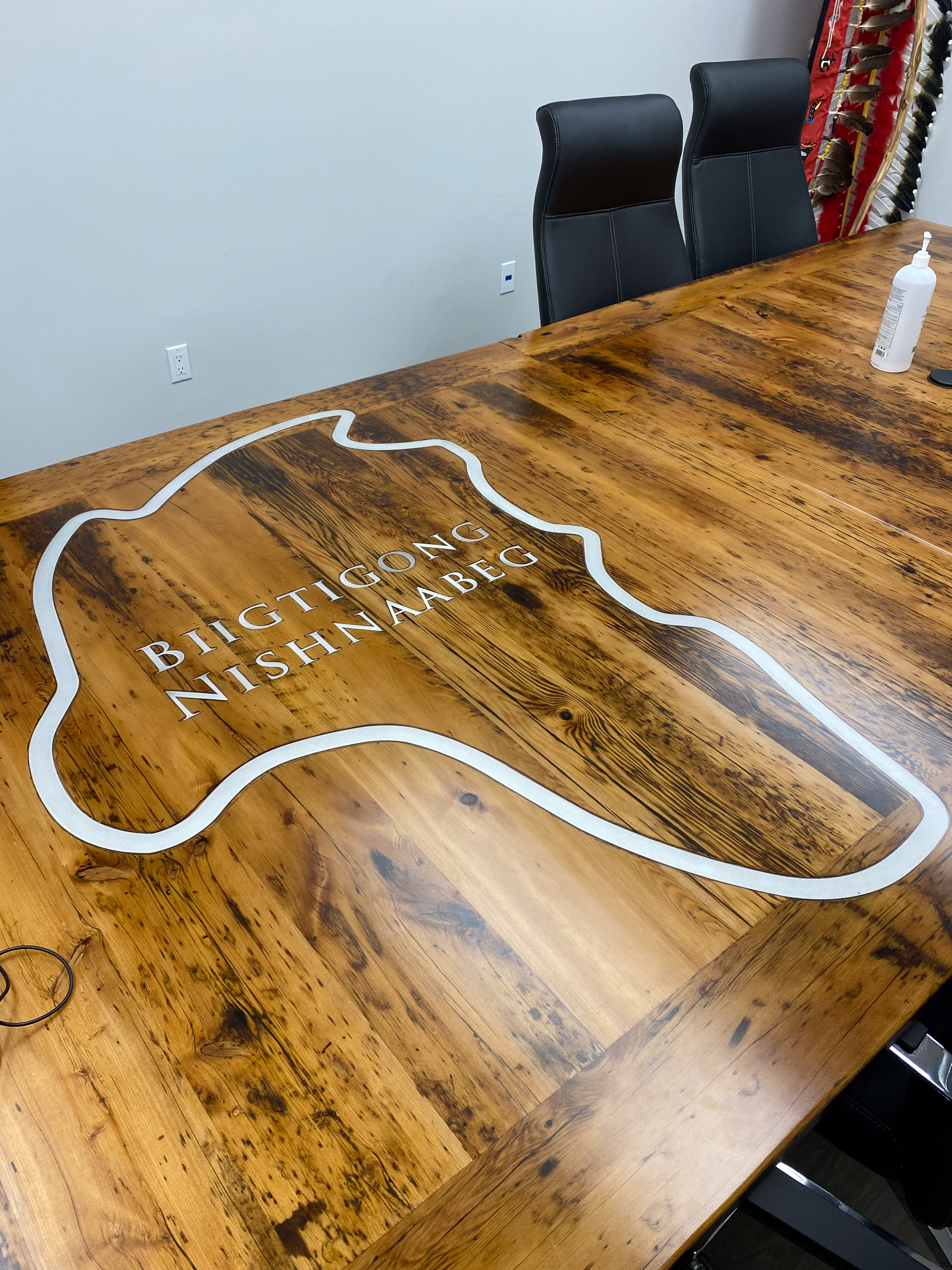 Biigtigong Nishnaabeg - table