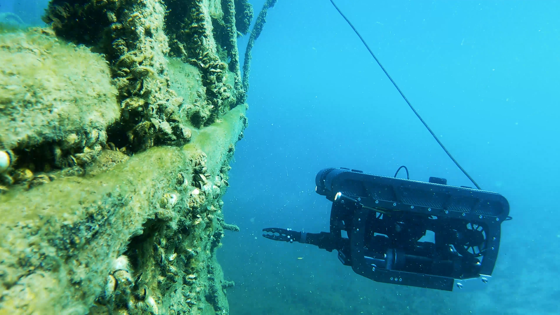 Biigtigong Nishnaabeg - underwater image
