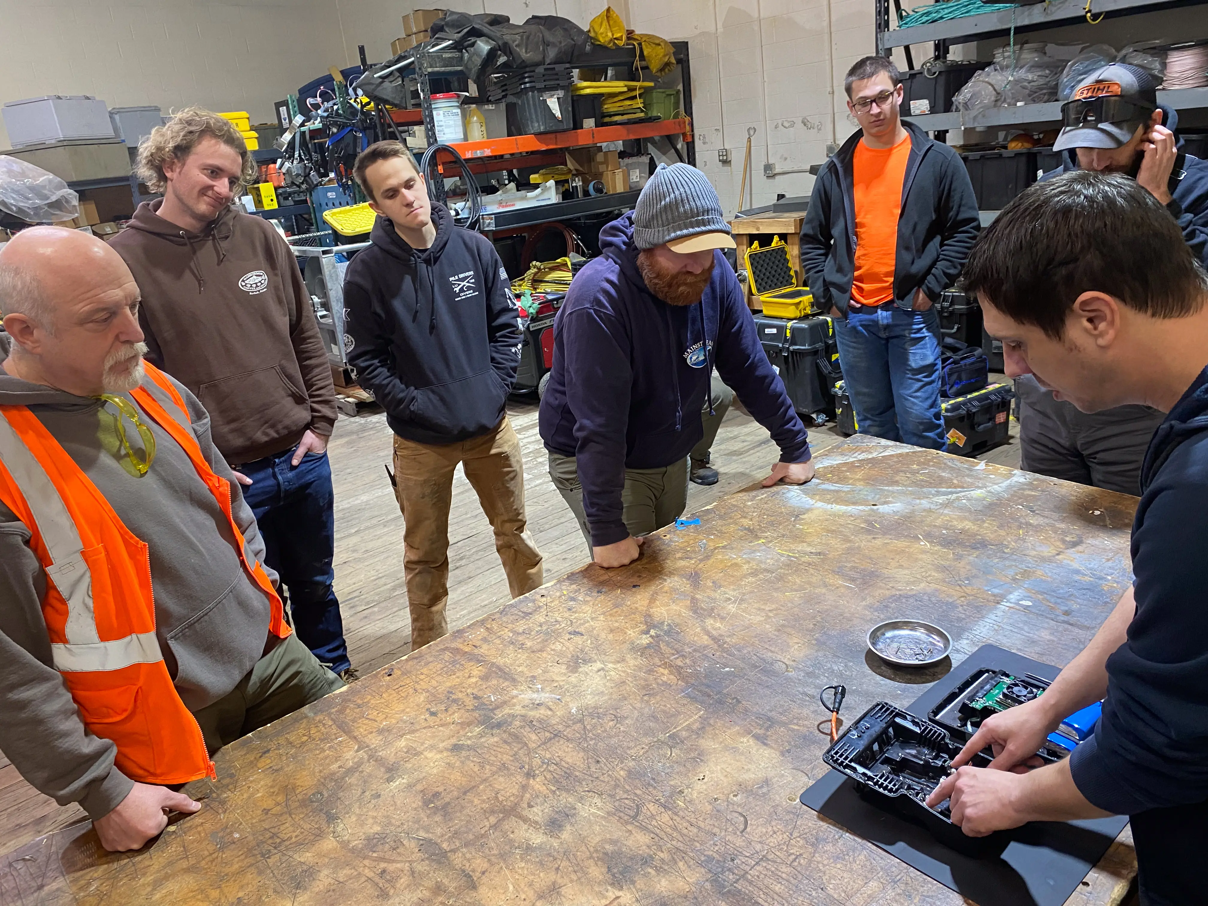 deep-treeker-rov-training-service-repair-controller