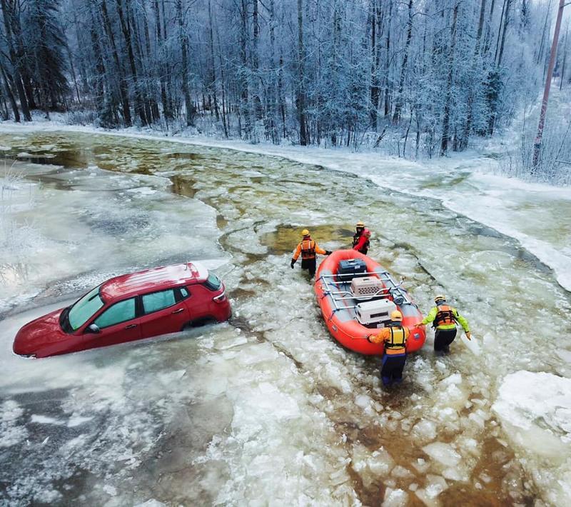 Mat-Su Water Rescue- Car in Lake Rescue