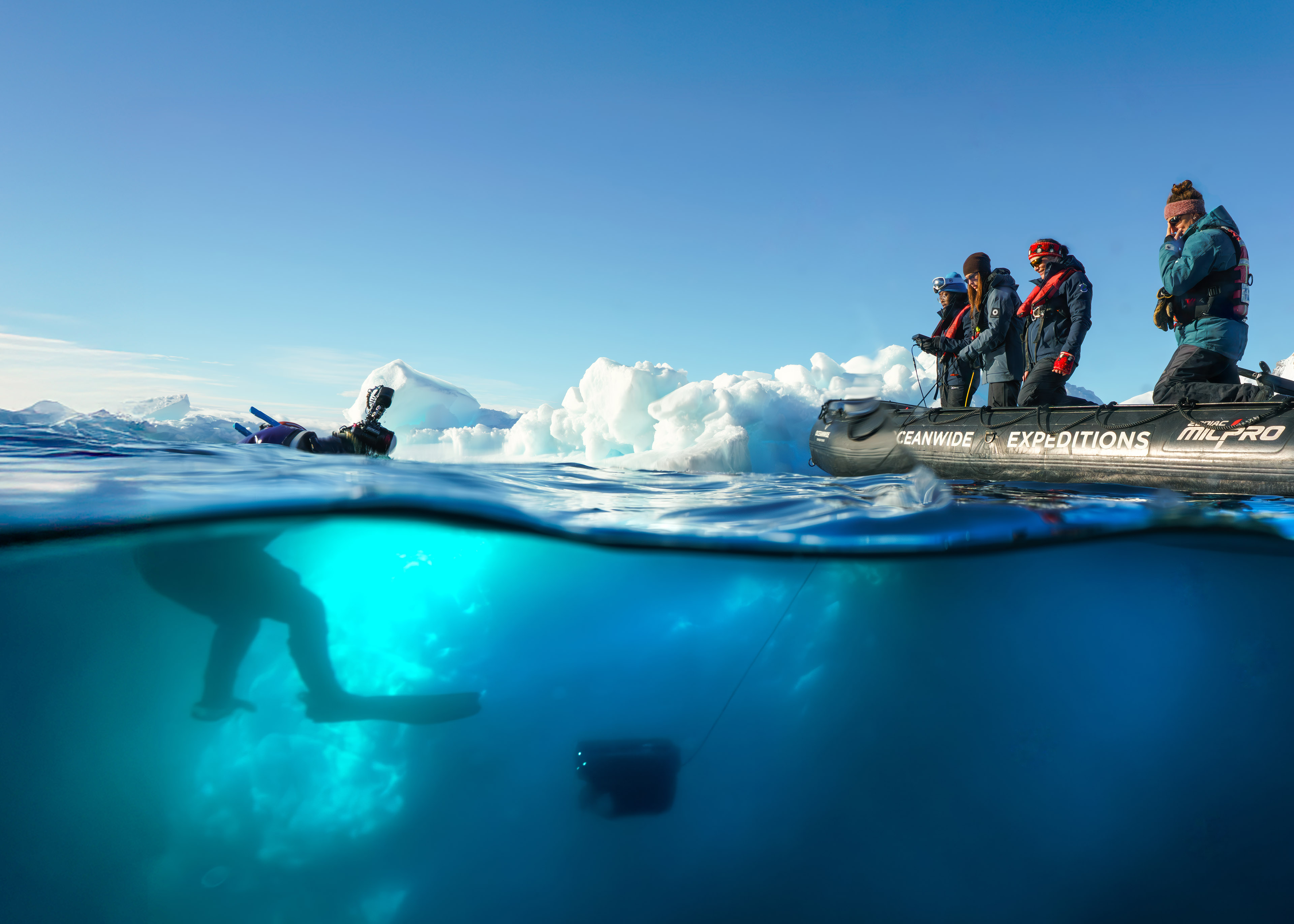 swx-2026-pivot-diver-underwater-rov
