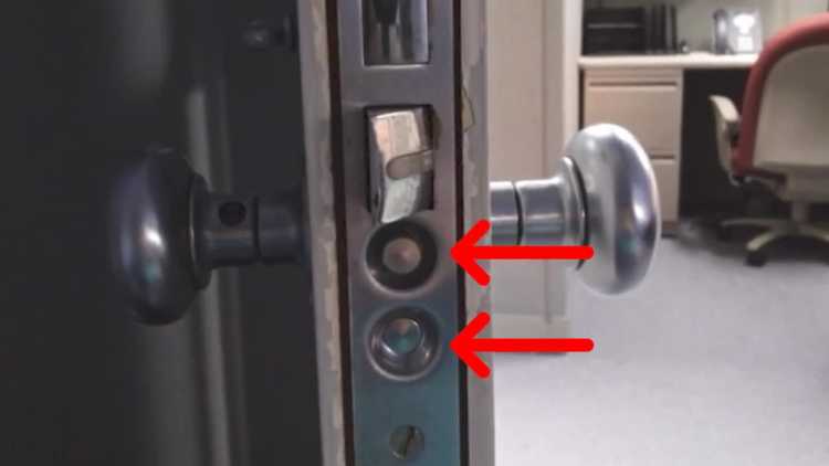 door lock circular notches 