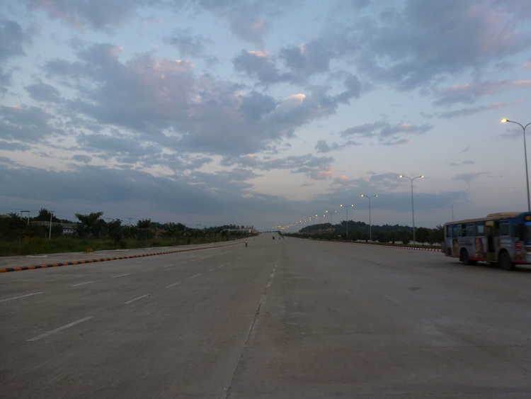 Naypyidaw Empty Boulevard
