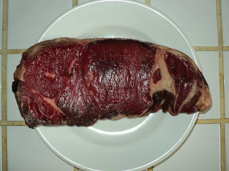 A Blonde d'Aquitaine cattle breed faux-filet steak