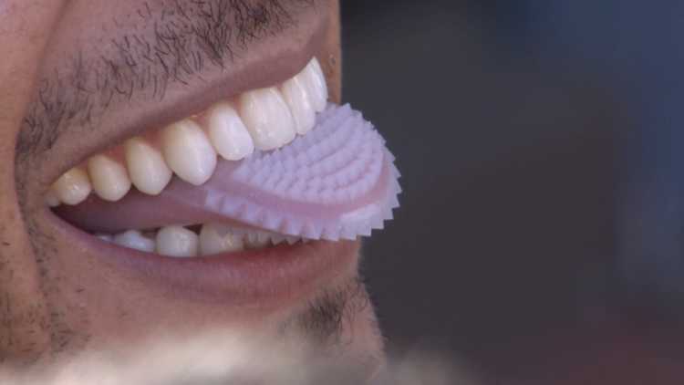 Wearable tongue Toothbrush Tongue to Teeth