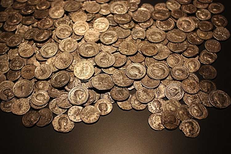Incredible Metal Detector Finds Roman gold coins