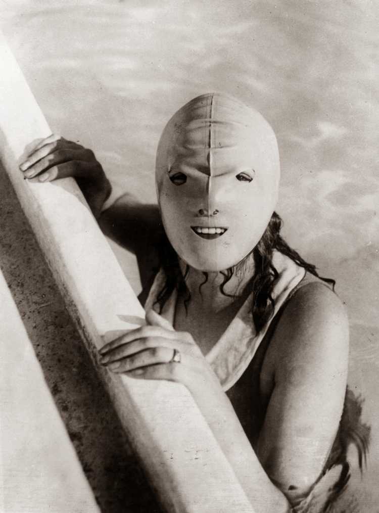 Full face swimming mask from 1928