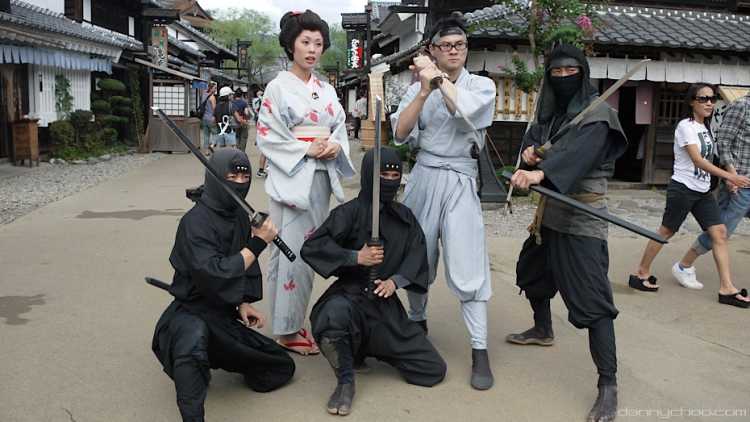 Moden depiction of ninja with ninjato 