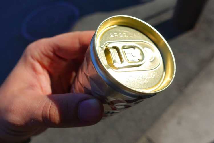 clever soda can design japan