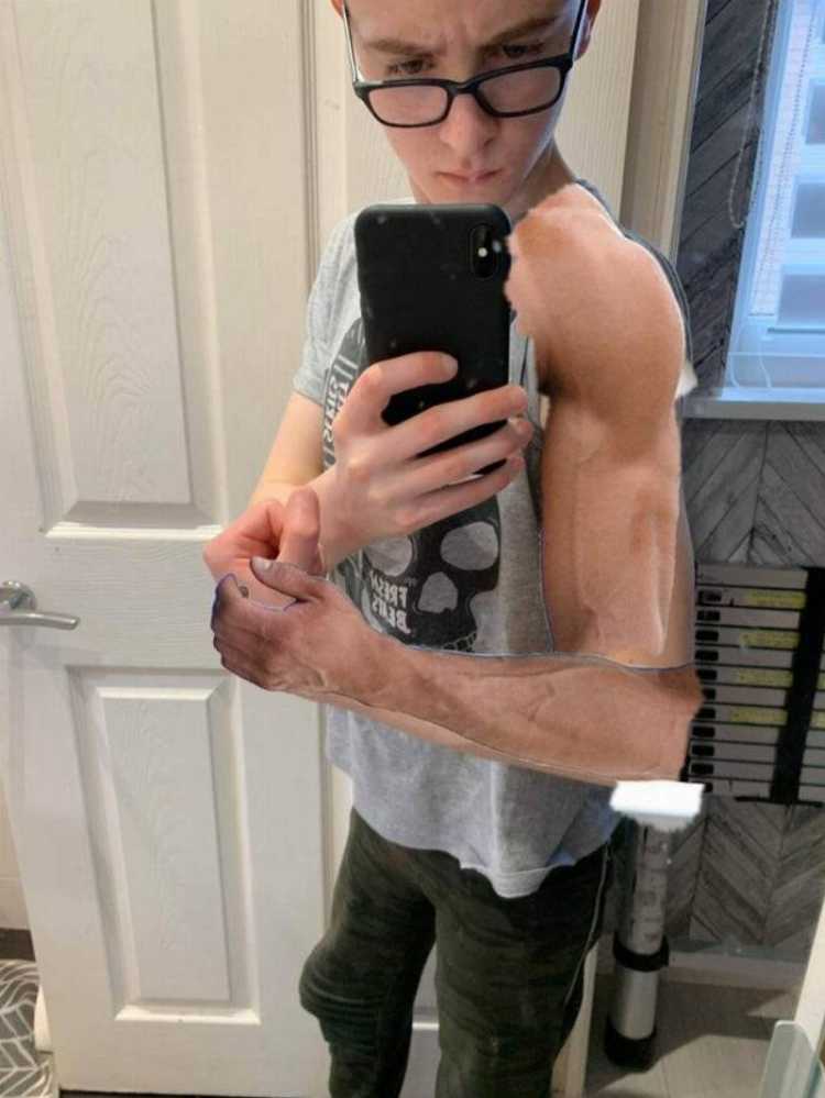 Kid photoshopped himself as ripped