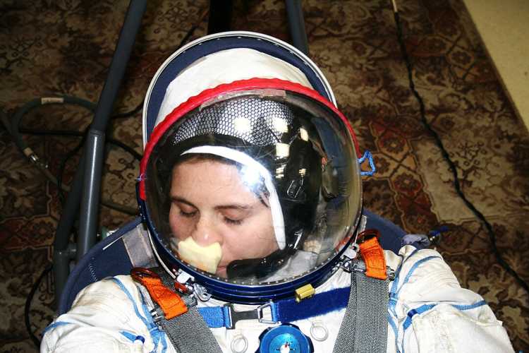 How do Astronauts Scratch Their Noses Valsalva device Samantha Cristoforetti
