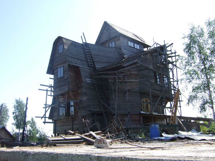 Sutyagin House demolition