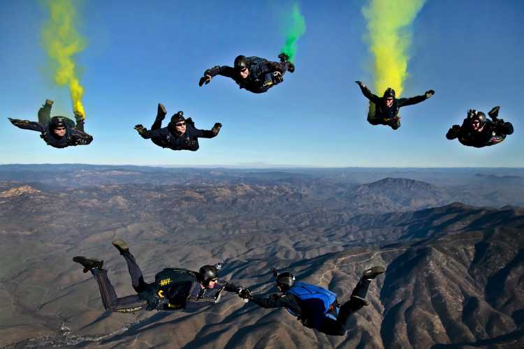 sky diving skydiving parachute