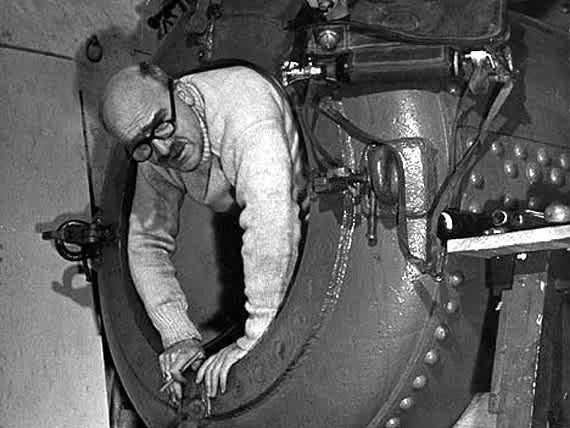 Haldane inside the compression chamber experiment
