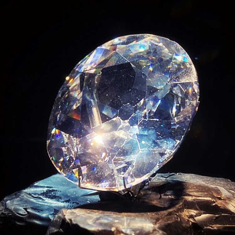 Divine Diamonds Koh-i-Noor replica