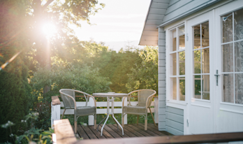 Veranda i solnedgången.