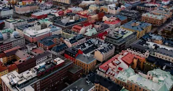 Bostadshus i Sundsvall Många bostadshus i centrala Sundsvall, fotograferat uppifrån.