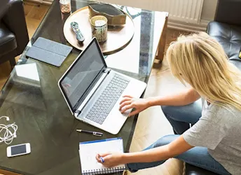 woman-working