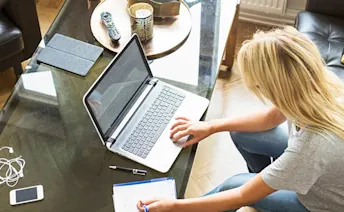 woman-working
