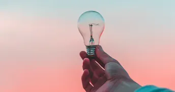 glödlampa-solnedgång-hand.jpg Zmarta standard förhandsvisnings artikelbild