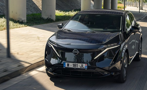 elektrische auto met zonnepanelen
