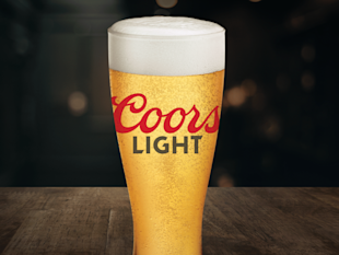 BWW OnPremise HappyHourLandingPage ImageBlock CoorsLight 4000x3000