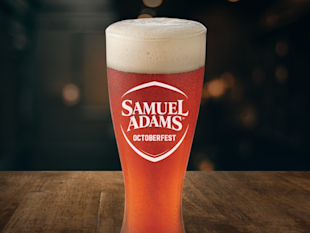 BWW OnPremise HappyHourLandingPage ImageBlock SamAdamsOctoberFest 4000x3000