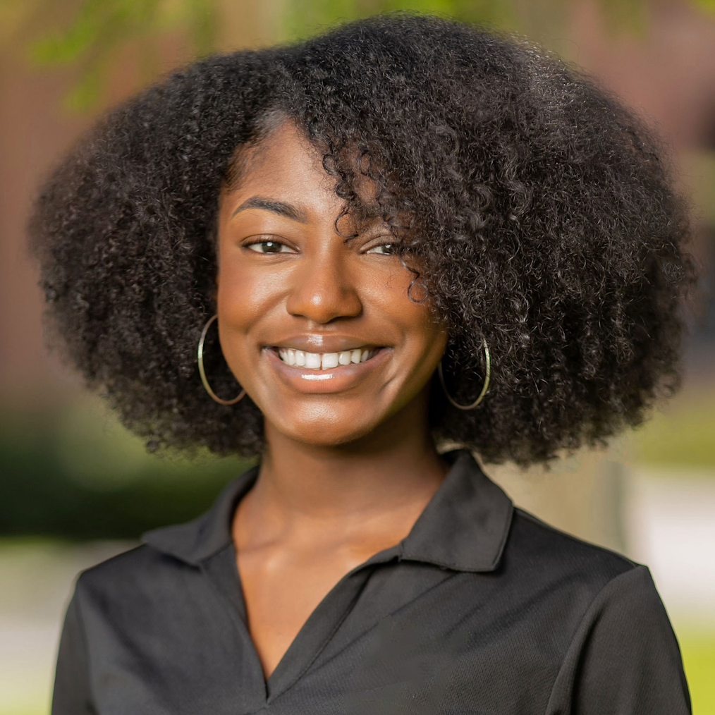 Headshot of Nnena Okuagu