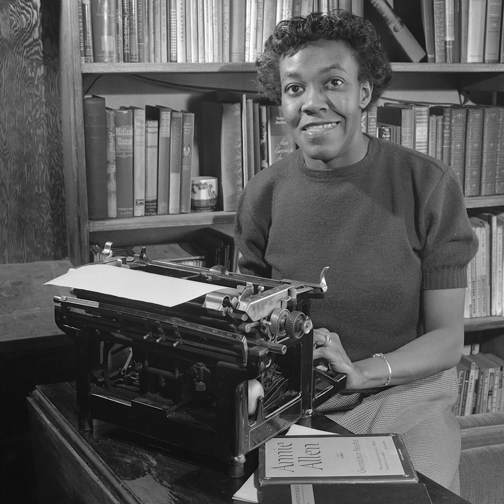 Headshot of Gwendolyn Brooks