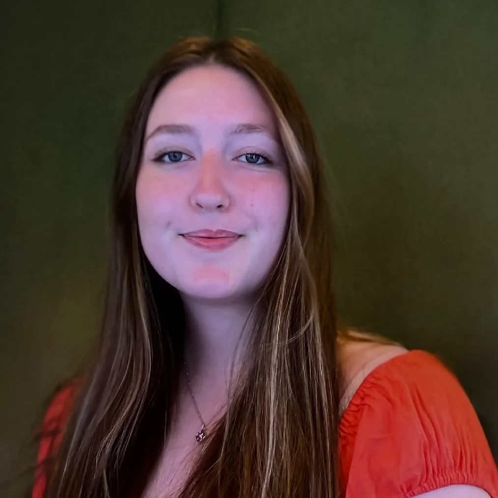 Headshot of Hailey Dickinson, 2025-2027 Voyager Scholarship Recipient