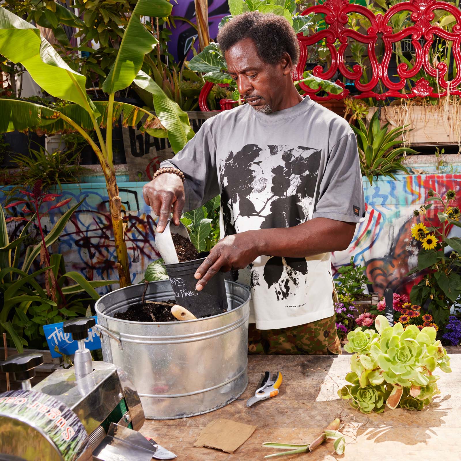 Ron Finley: urban farming from the ground up