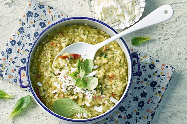 Nüsslisalat-Risotto mit Feta