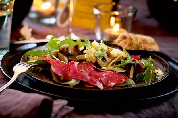 Bresaola mit marinierten Pilzen