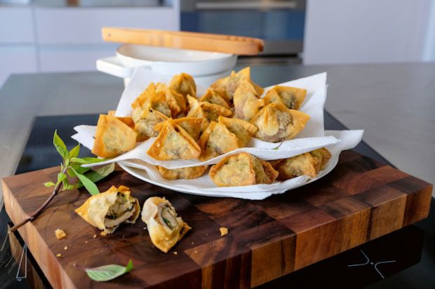Gefüllte Pilze im Wonton-Teig