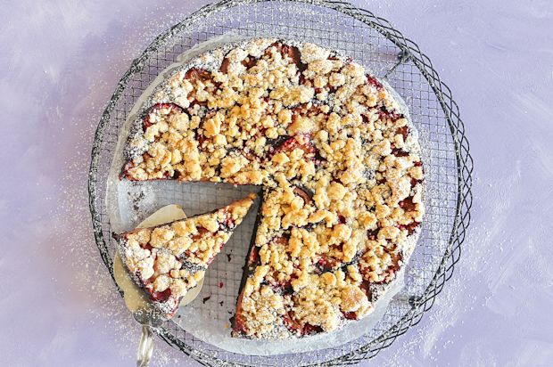 Zwetschgen-Brownies-Tarte mit Streusel
