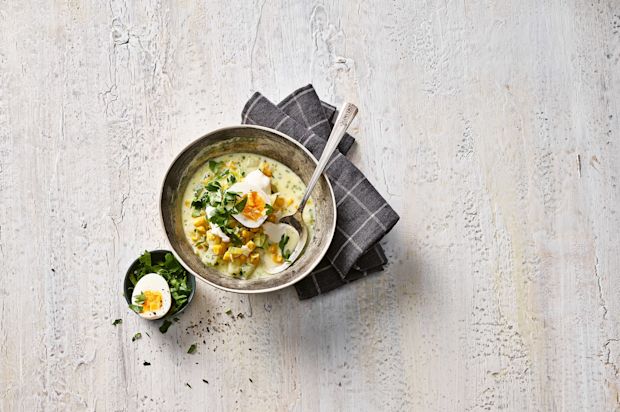 Mais-Lauch-Chowder mit Ei