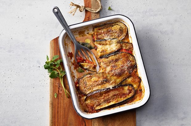 Auberginen nach Parmigiana-Art mit Peperoni