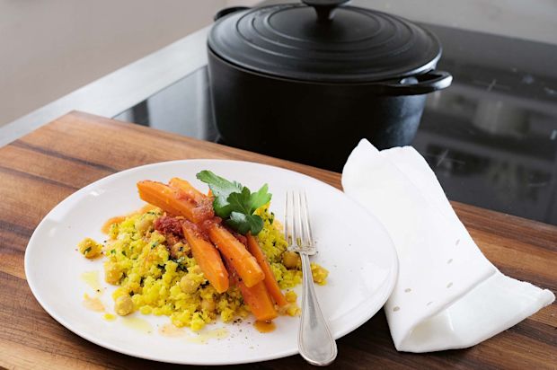 Blumenkohl-Couscous mit geschmorten Rüebli