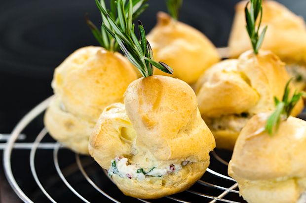Pikante Ofenküchlein mit Forellenmousse